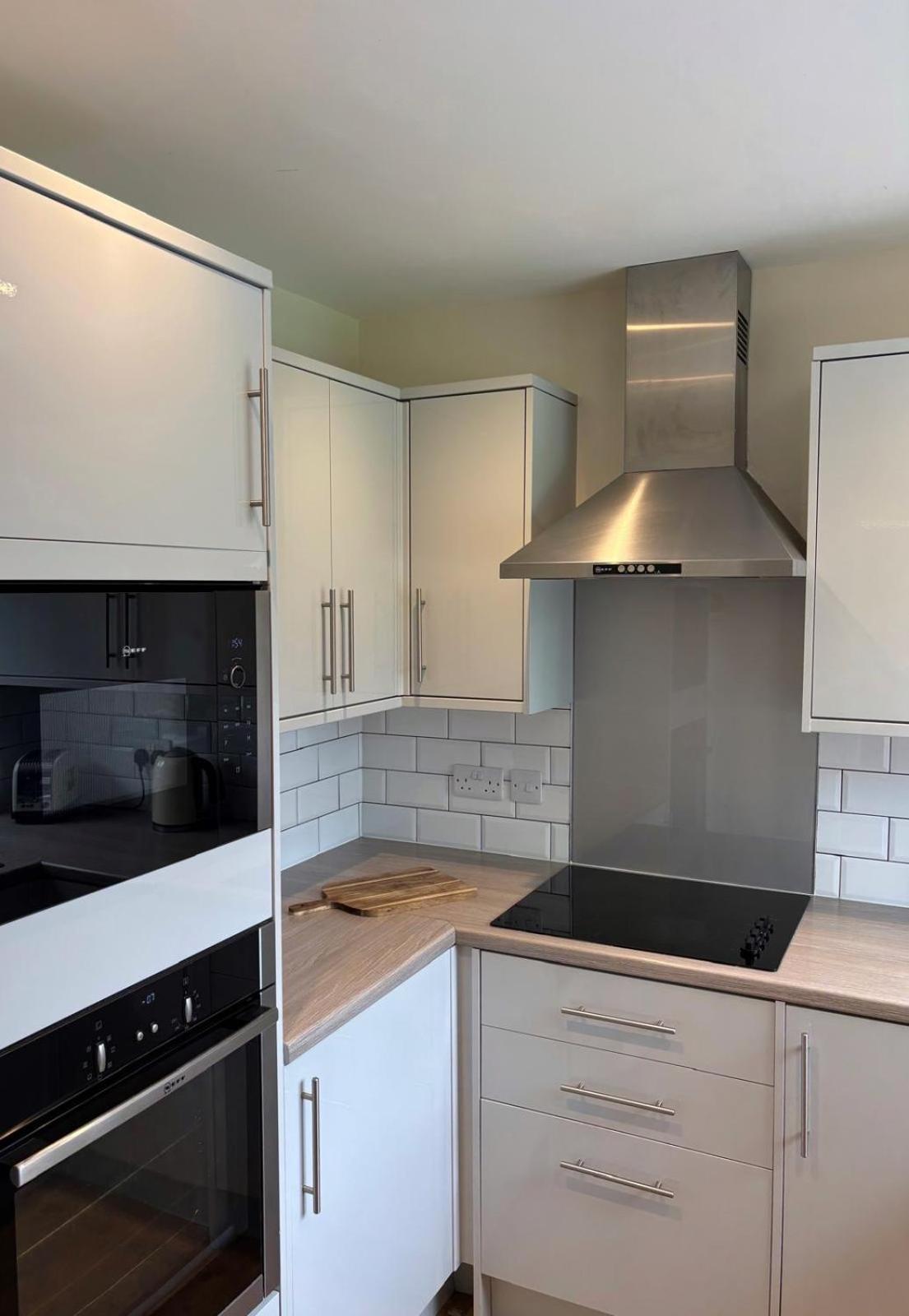 Holiday home Flaxman Avenue - Lovely 4 Bed Home, 5 Mins Drive To Centre, Free Superfast Wi-fi, Free On-street Parking *